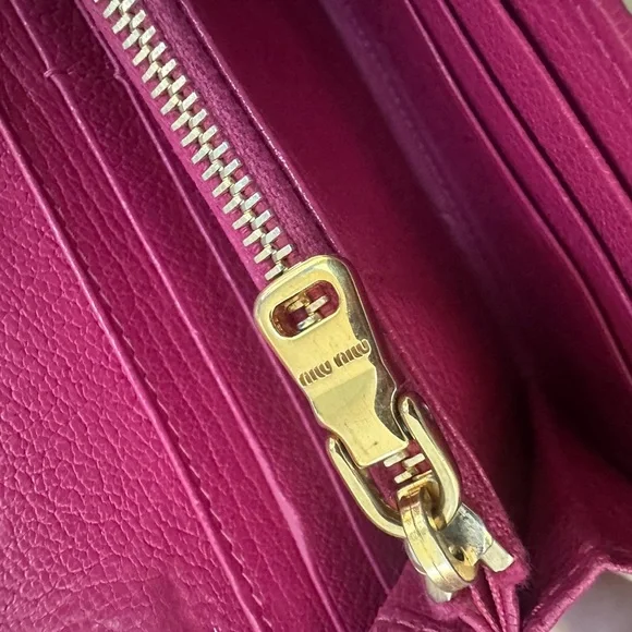 Miu Miu Magenta Leather Bi-Fold Wallet with Chain and COA - Picture 10 of 12